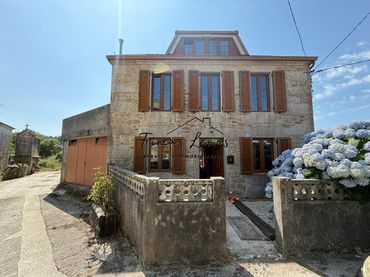 Casa amb jardí en venda a Vimianzo