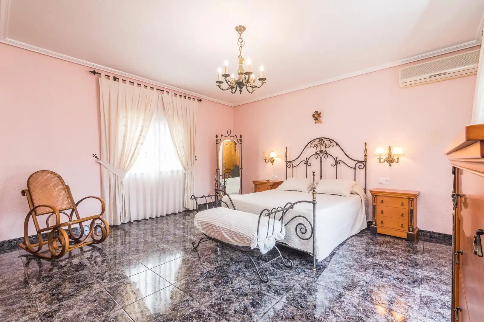Schlafzimmer von Haus oder Chalet zum Verkauf in Elche / Elx mit Klimaanlage, Privatgarten und Terrasse