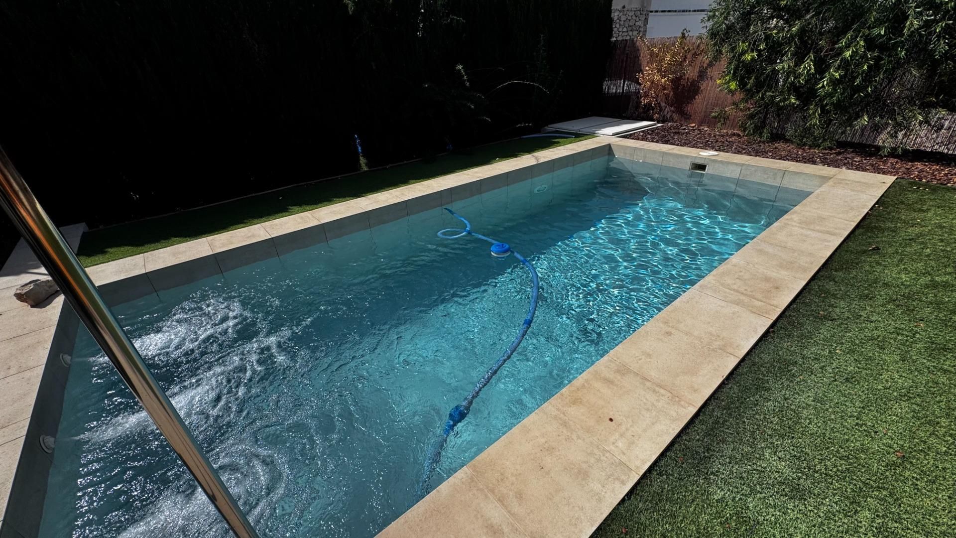 Swimming pool of Single-family semi-detached to rent in Torrent  with Air Conditioner, Swimming Pool and Alarm