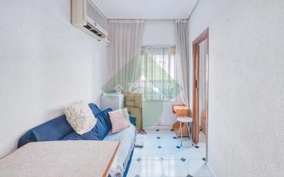 Bedroom of Flat for sale in  Madrid Capital