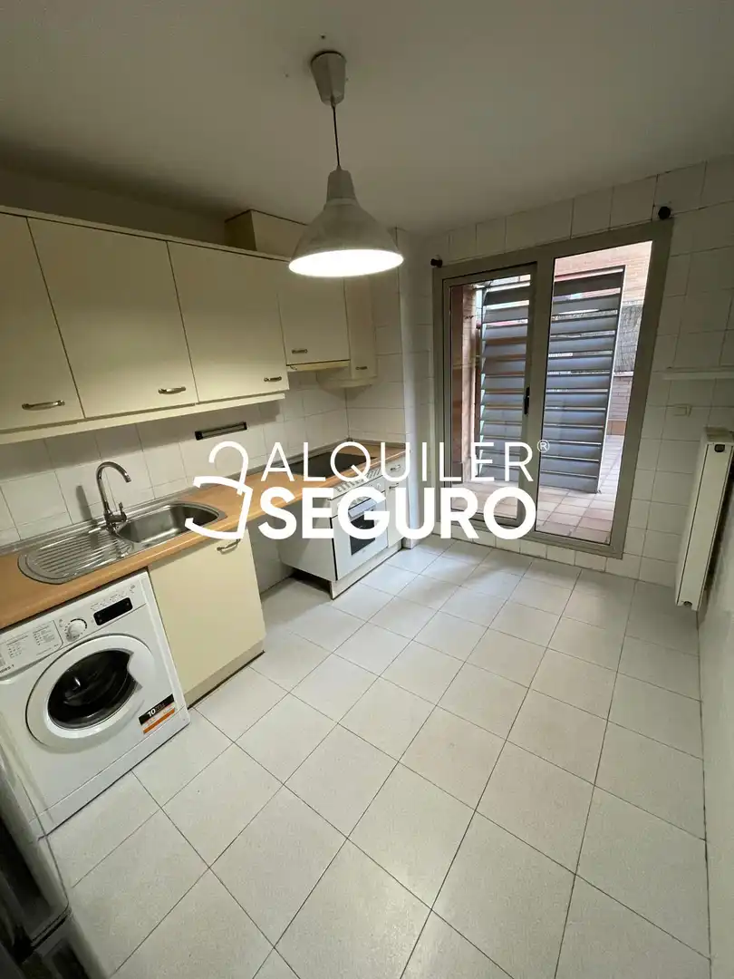 Kitchen of Flat for rent in Usera