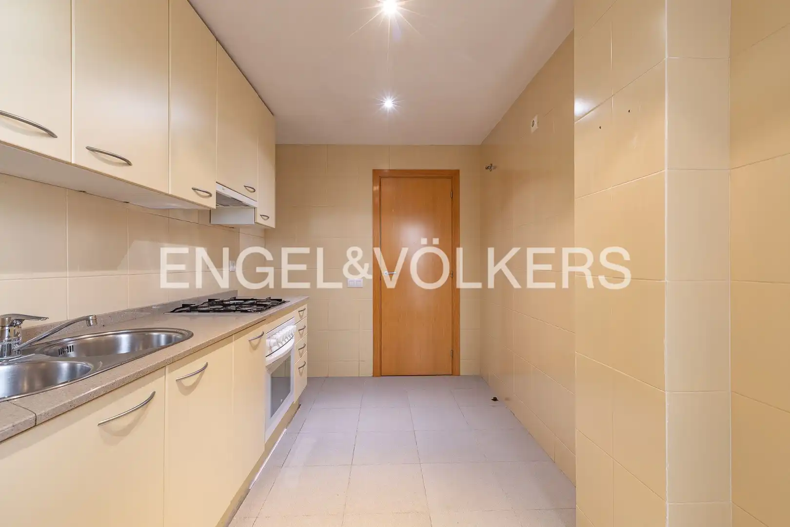 Kitchen of Flat for sale in Sant Cugat del Vallès  with Heating, Private garden and Parquet flooring