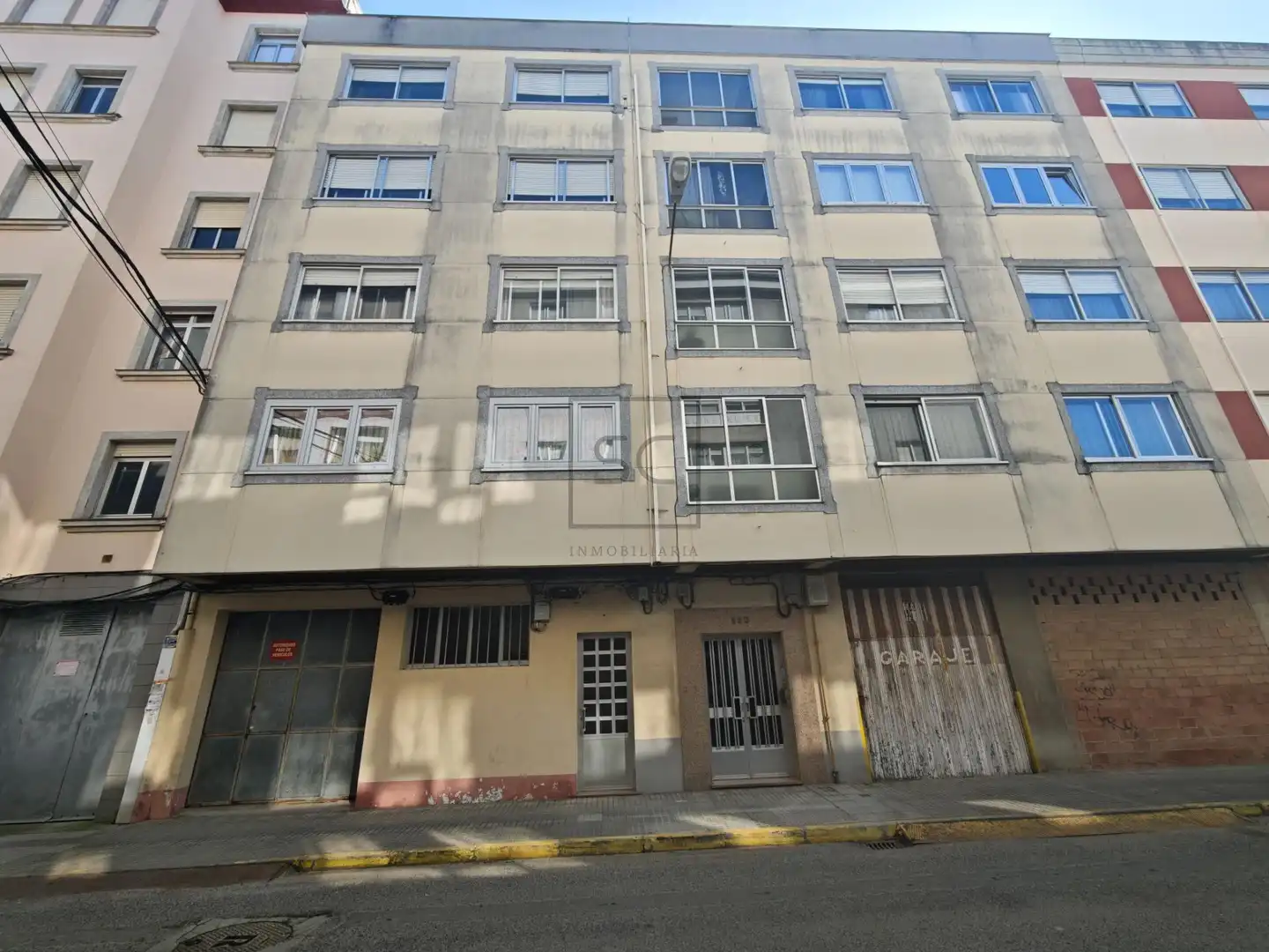Vista exterior de Piso en venta en Ferrol con Calefacción, Trastero y Amueblado
