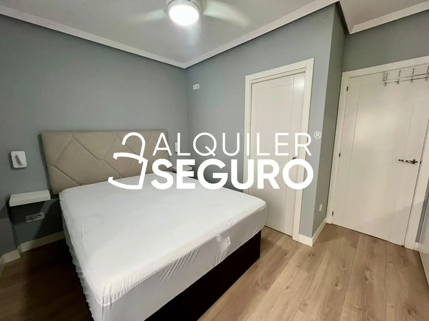 Bedroom of Flat for rent in Madrid  with Air Conditioner, Heating and Furnished