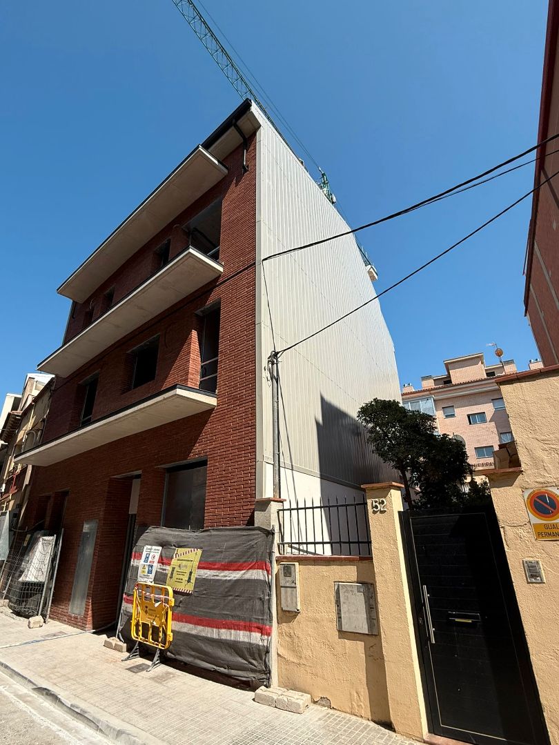 Exterior view of Duplex for sale in Cornellà de Llobregat  with Air Conditioner, Heating and Parquet flooring