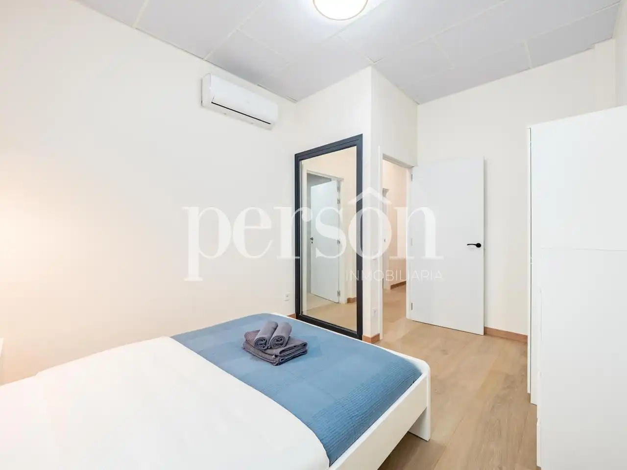 Schlafzimmer von Erdgeschoss zum Verkauf in Valencia mit Klimaanlage, Terrasse und Abstellraum