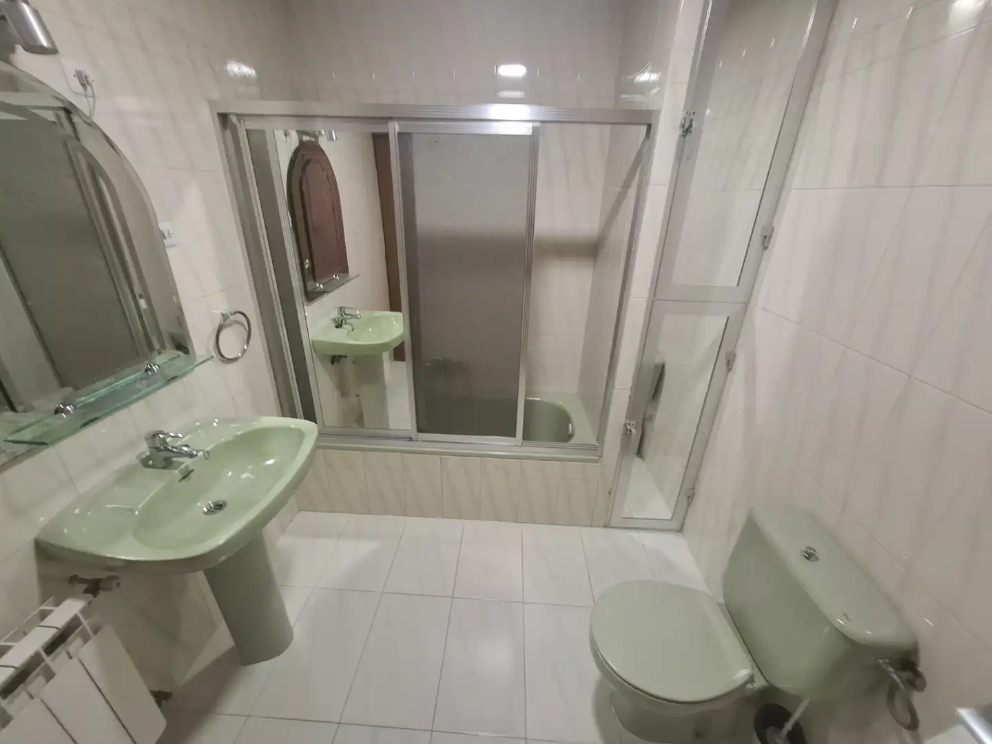 Baño de Casa adosada en venta en Carrión de Calatrava con Calefacción, Terraza y Trastero
