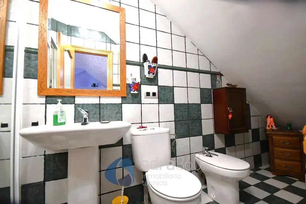 Baño de Casa adosada en venta en Lardero con Calefacción, Terraza y Trastero