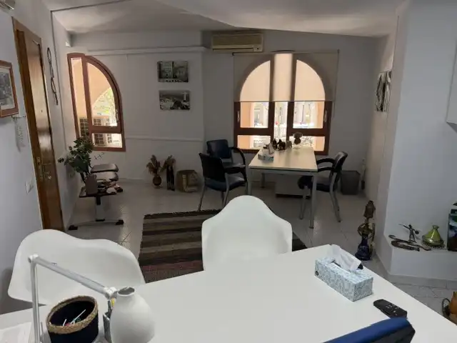 Büro zum Verkauf in Girona mit Klimaanlage und Heizung