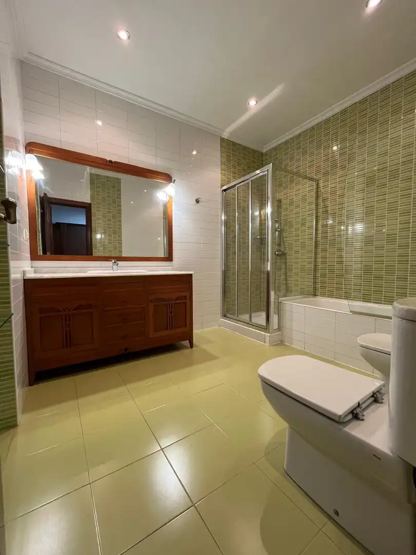 Bathroom of Flat for rent in Ferrol  with Heating