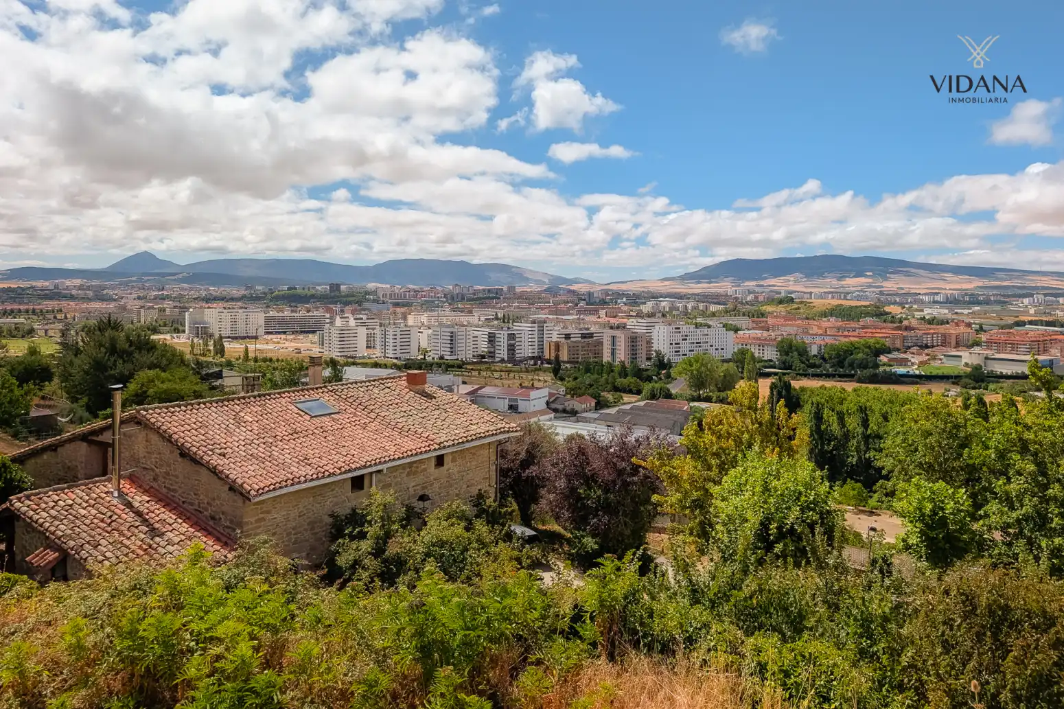 Vista exterior de Casa o xalet en venda en Berriozar amb Calefacció, Jardí privat i Traster