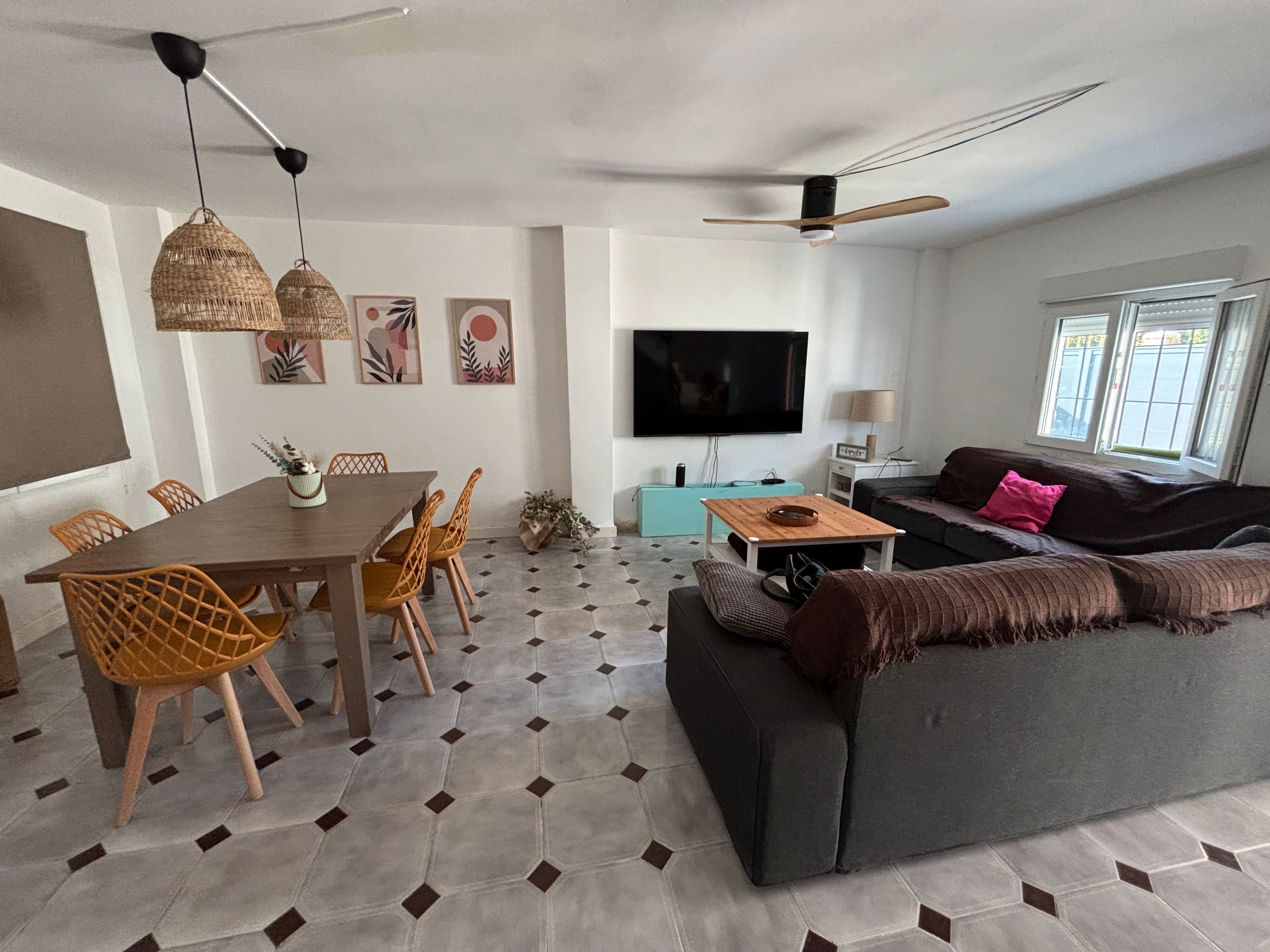 Sala d'estar de Finca rústica en venda en El Burgo de Ebro amb Jardí privat, Traster i Piscina