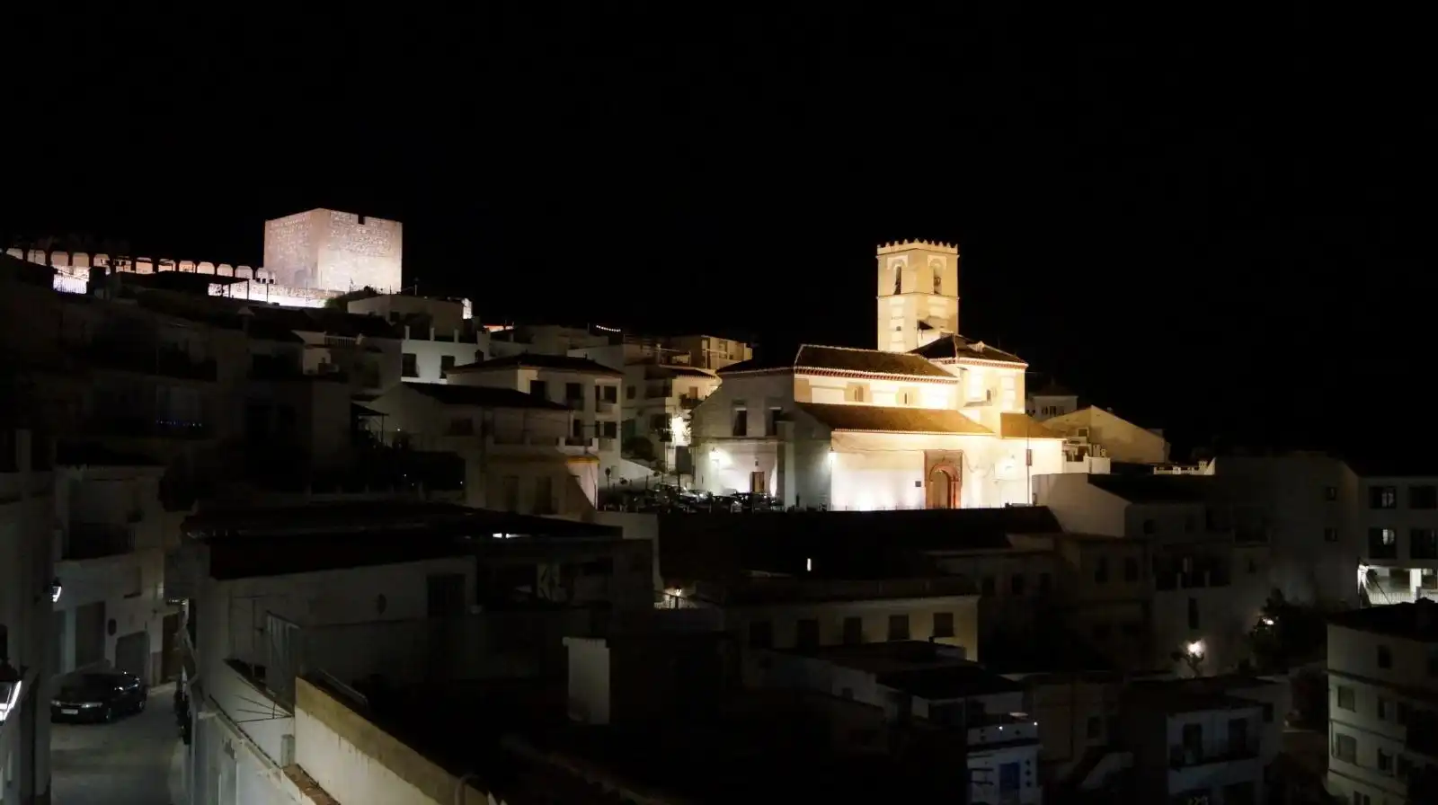 Vista exterior de Casa adosada en venda en Salobreña amb Terrassa