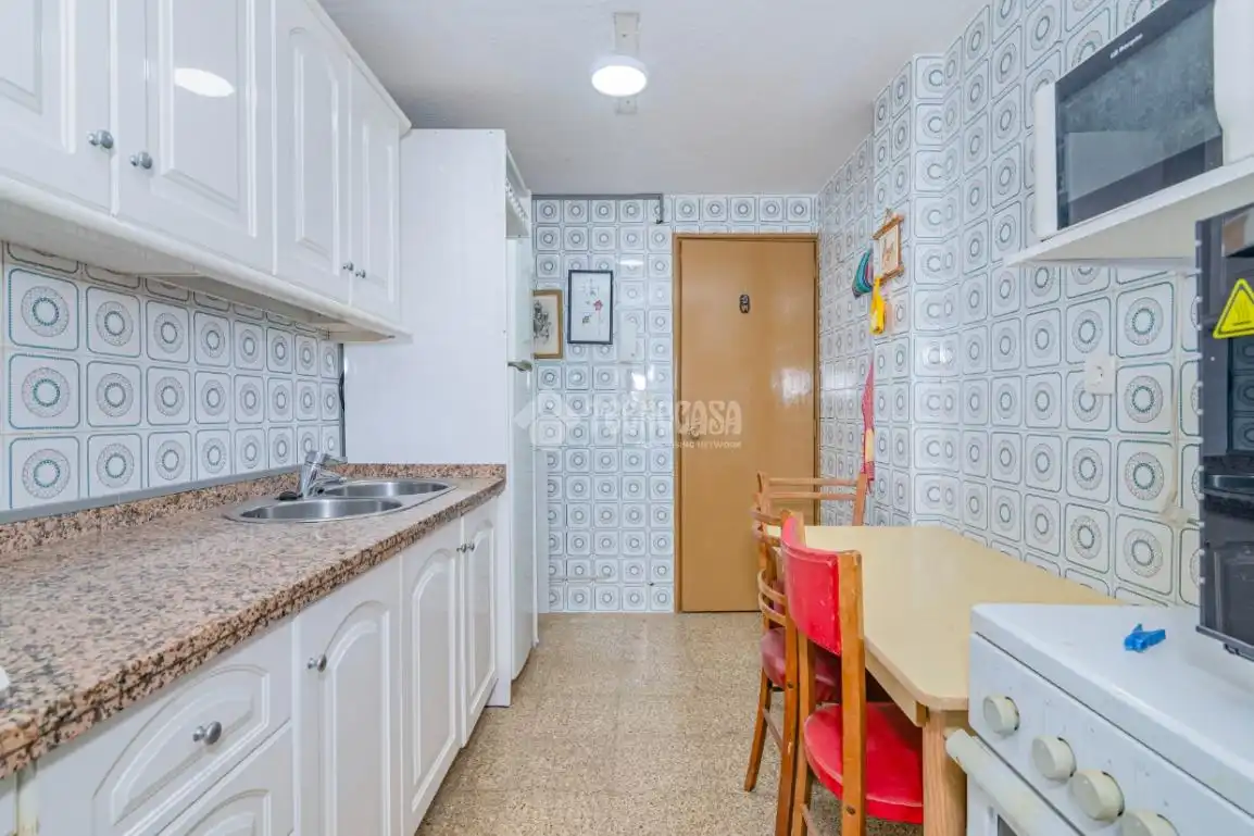 Cocina de Piso en venta en Lucena con Aire acondicionado y Amueblado