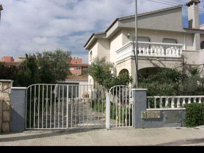 Exterior view of House or chalet for sale in Mont-roig del Camp  with Balcony