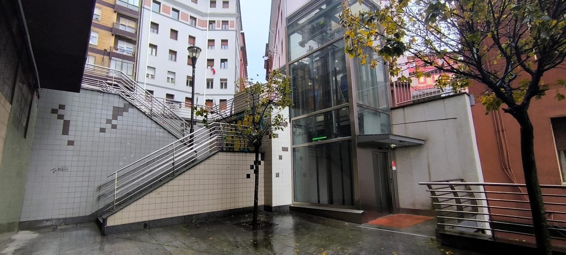 Exterior view of Flat for sale in Bilbao   with Balcony