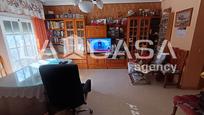 Living room of Single-family semi-detached for sale in Dos Hermanas