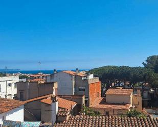 Vista exterior de Apartament en venda en L'Escala amb Aire condicionat i Terrassa