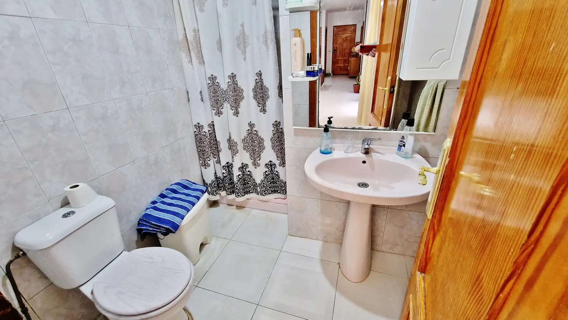 Badezimmer von Einfamilien-Reihenhaus zum Verkauf in Vélez de Benaudalla mit Terrasse, Abstellraum und Möbliert