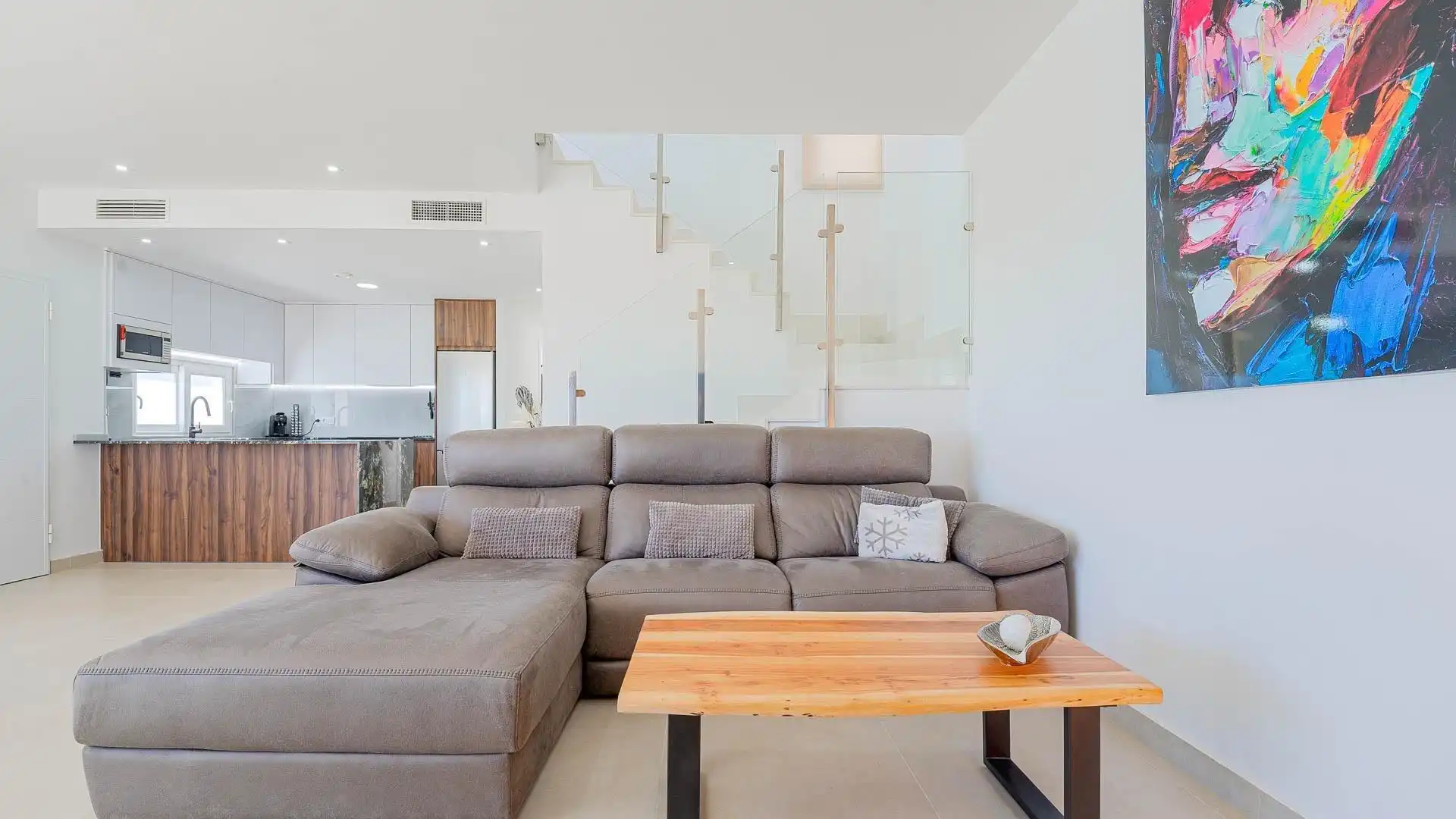 Sala d'estar de Casa o xalet en venda en Orihuela amb Aire condicionat, Jardí privat i Terrassa