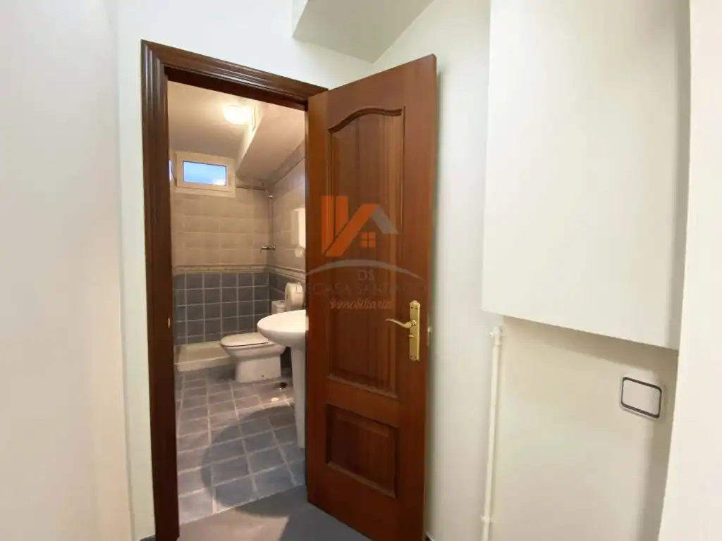Badezimmer von Geschaftsraum zum Verkauf in Santiago de Compostela 