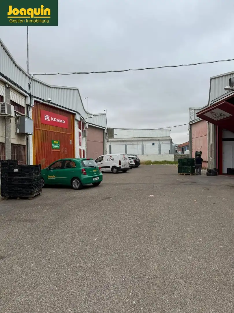 Parking of Industrial buildings for rent in Sevilla
