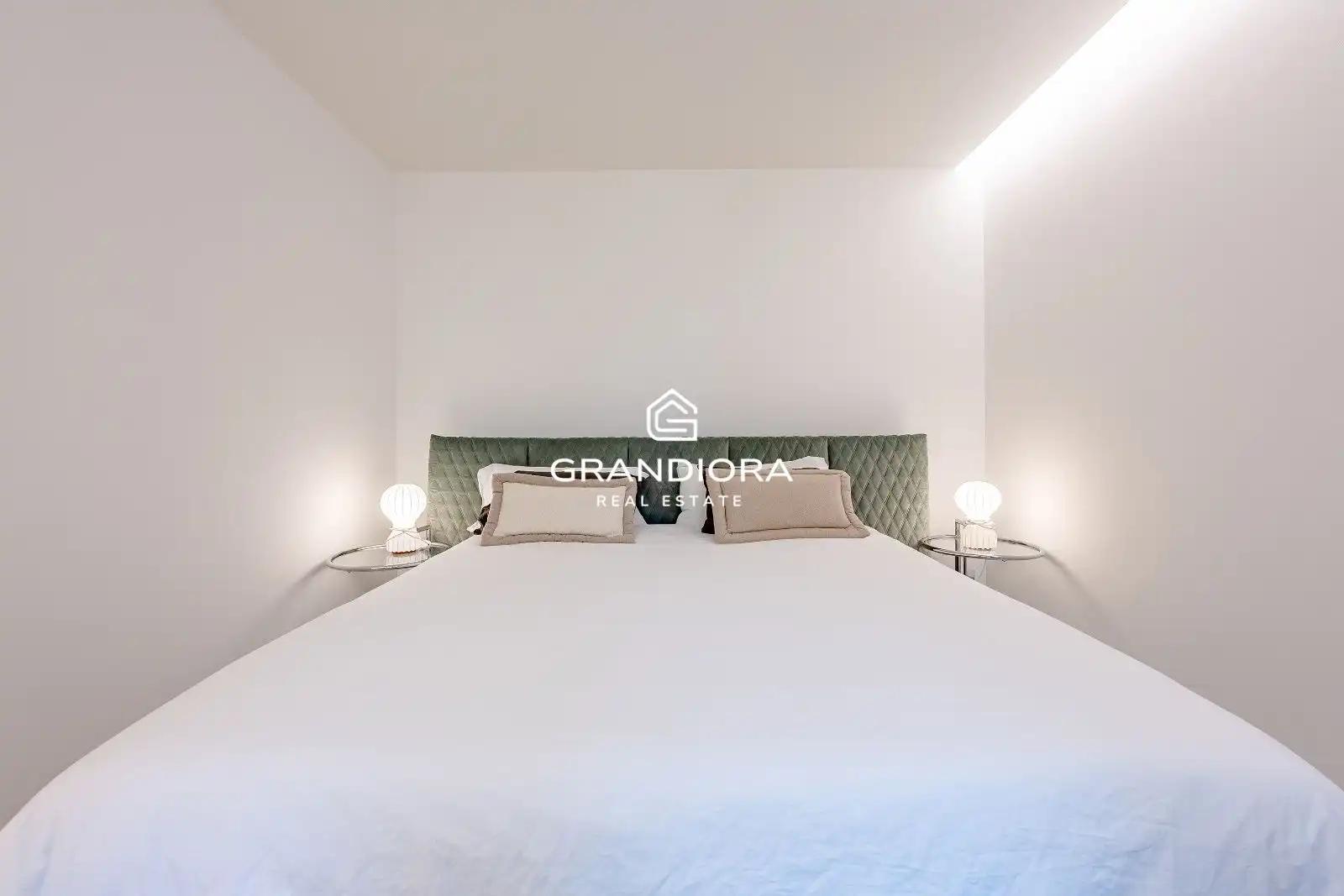 Schlafzimmer von Wohnung zum Verkauf in Barcelona mit Schwimmbad und Gemeinschaftspool