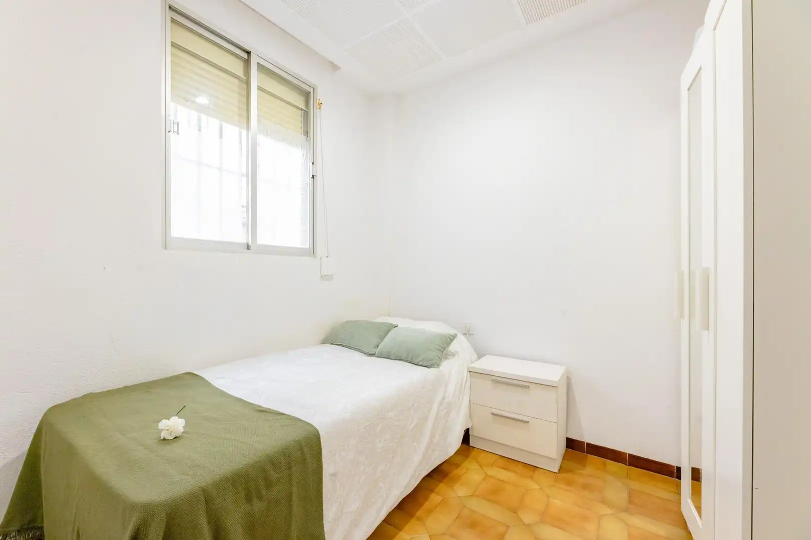 Habitación de Piso en venta en Valencia con Aire acondicionado y Alarma
