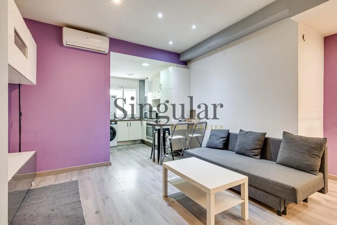 Sala d'estar de Planta baixa en venda en Barcelona amb Aire condicionat i Calefacció