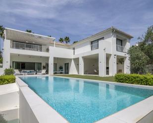 Piscina de Casa o xalet en venda en Sotogrande amb Aire condicionat, Jardí privat i Terrassa