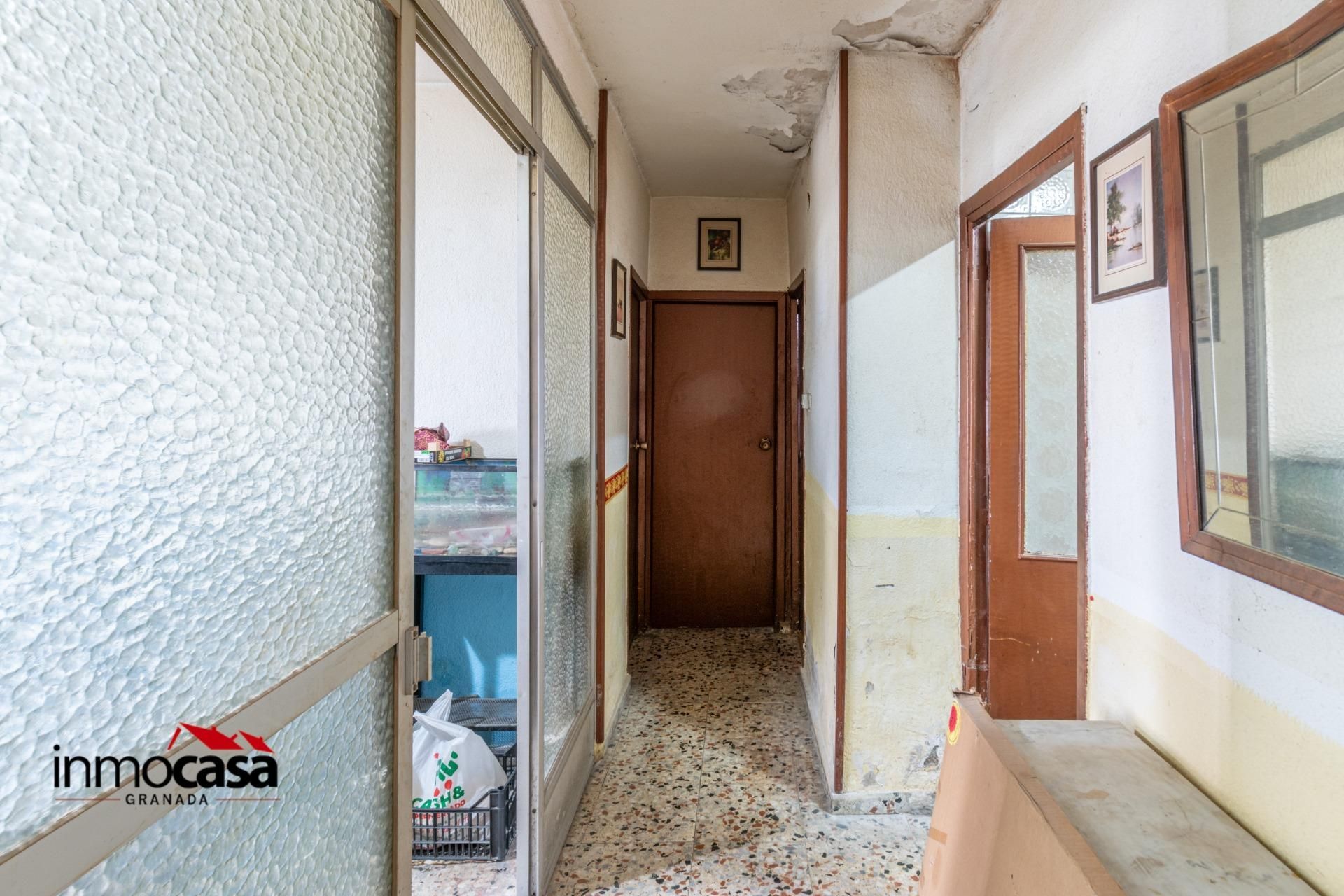 Flat for sale in  Granada Capital
