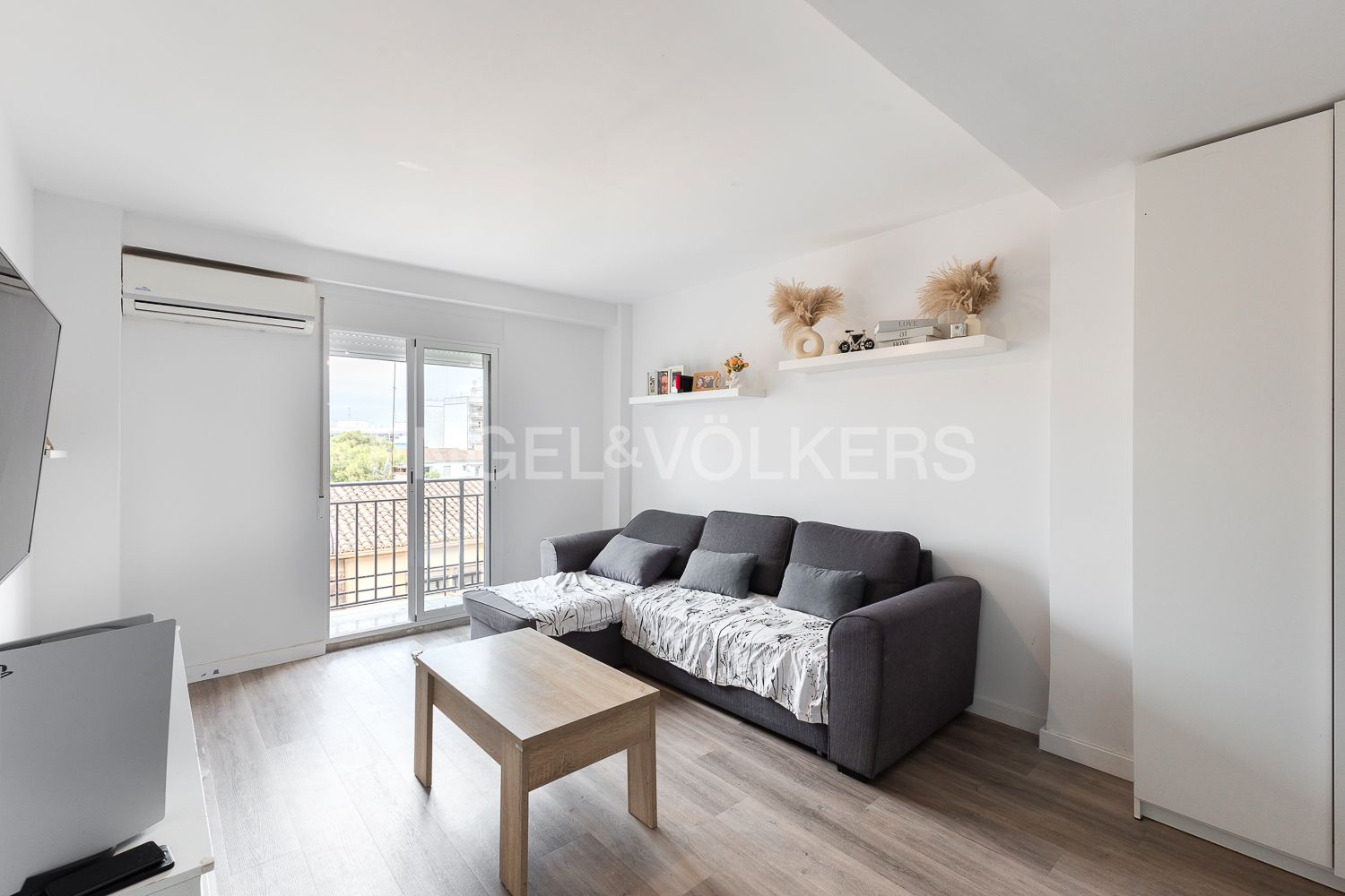 Sala d'estar de Apartament en venda en  Valencia Capital amb Aire condicionat, Calefacció i Moblat