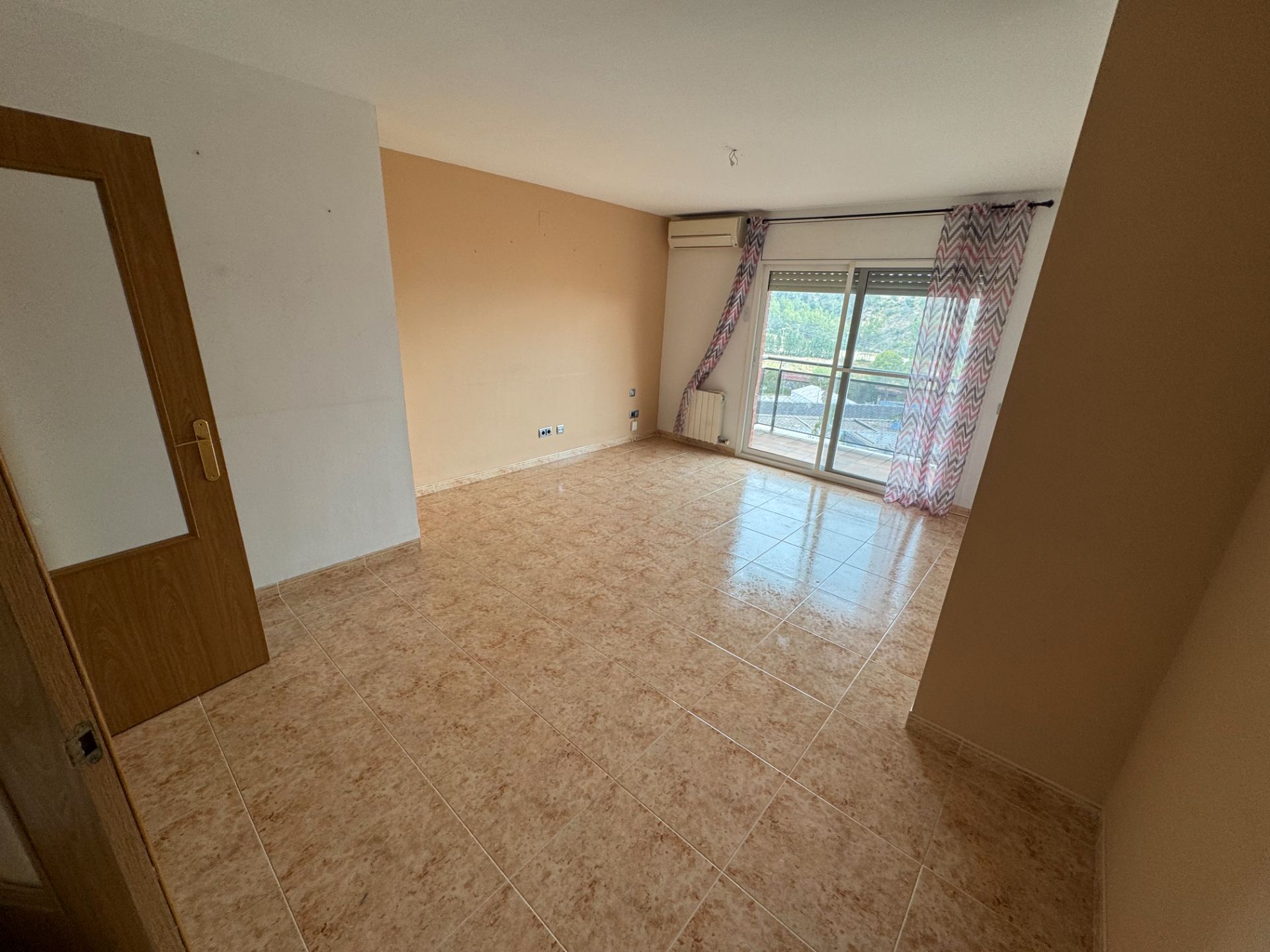 Sala d'estar de Àtic de lloguer en Sant Andreu de la Barca amb Aire condicionat, Calefacció i Terrassa