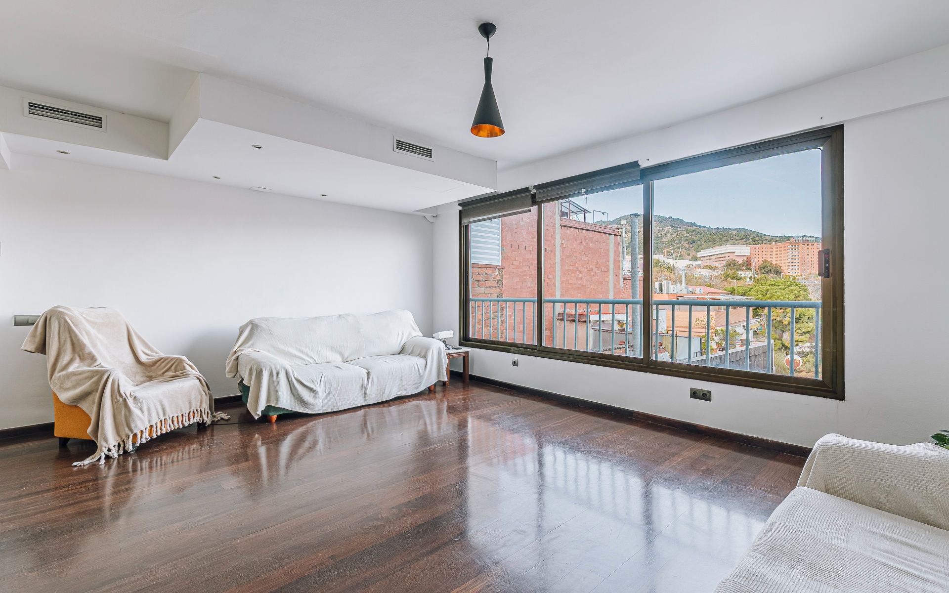 Living room of Flat for sale in  Barcelona Capital  with Air Conditioner, Heating and Furnished