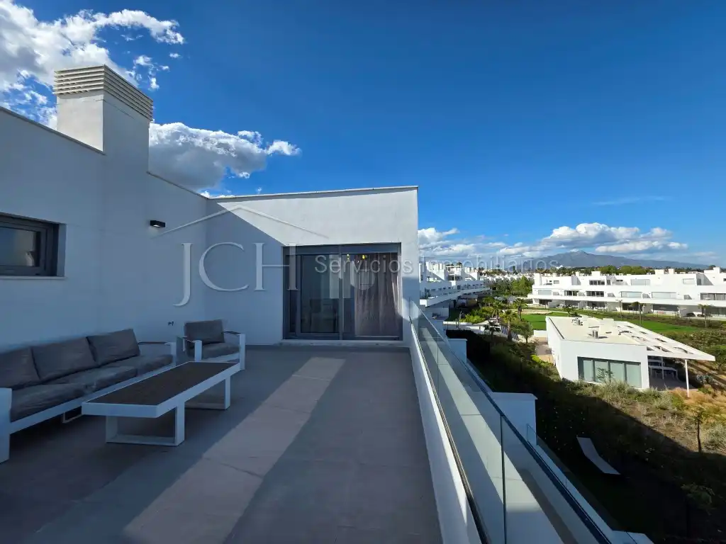 Terraza de Ático de alquiler en Estepona con Amueblado