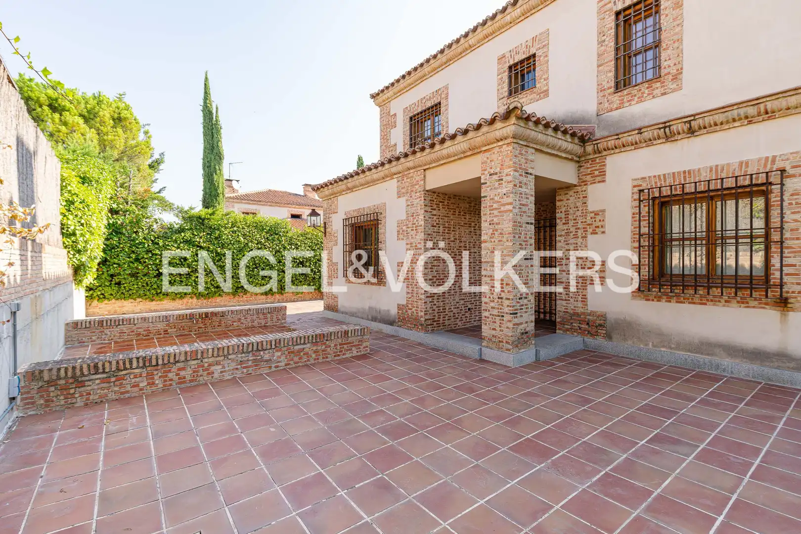 Vista exterior de Casa o chalet de alquiler en Madrid con Aire acondicionado, Calefacción y Jardín privado