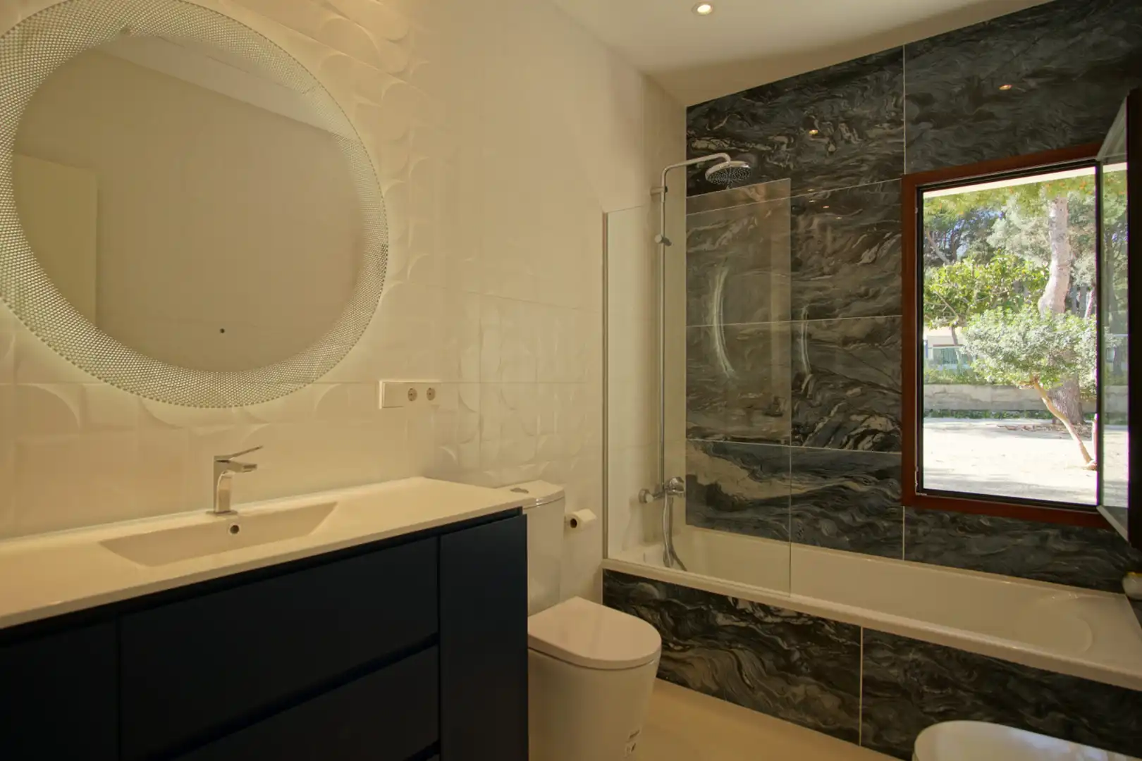 Badezimmer von Haus oder Chalet zur Miete in Dénia mit Klimaanlage, Heizung und Privatgarten