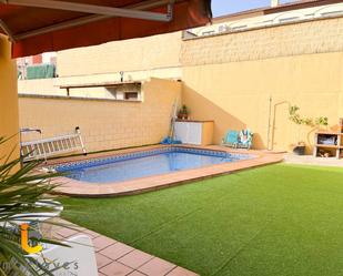Swimming pool of Single-family semi-detached for sale in Algeciras  with Air Conditioner, Heating and Private garden