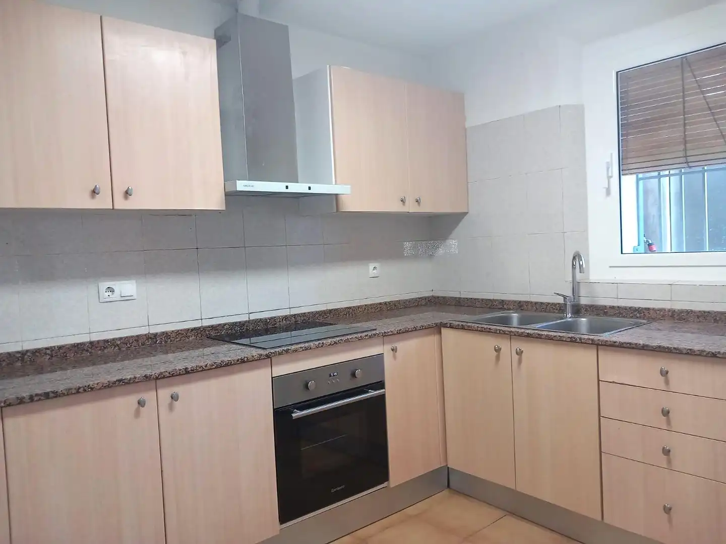 Küche von Haus oder Chalet zur Miete in Santa Margarida I Els Monjos mit Balkon und Alarm