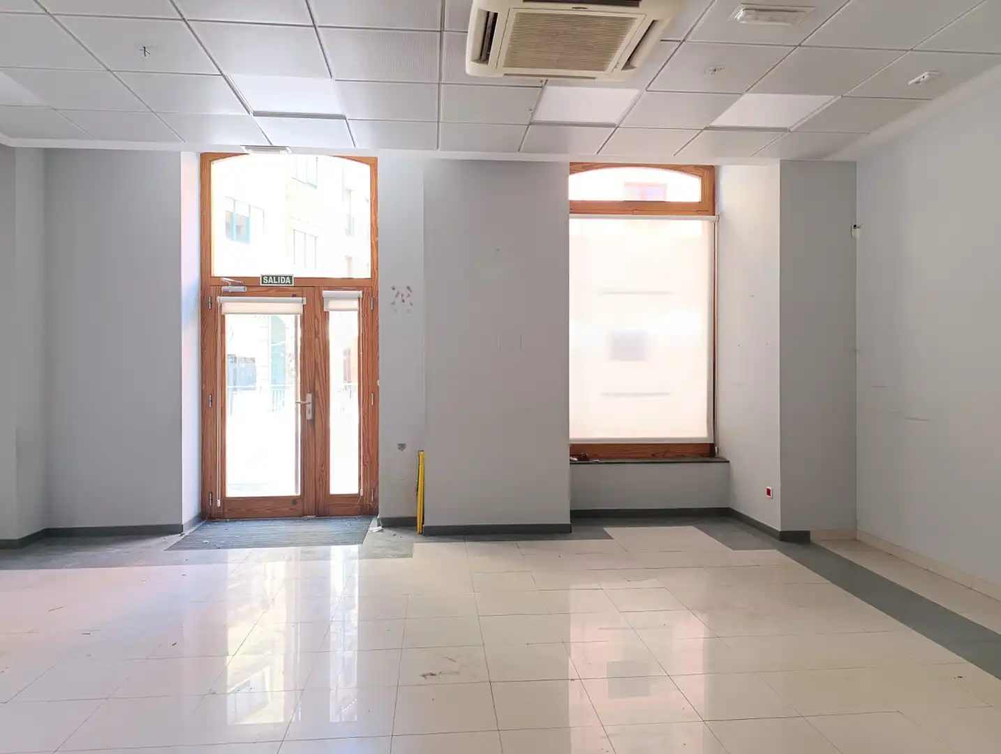 Commercial properties for rent in Oviedo   with Air Conditioner