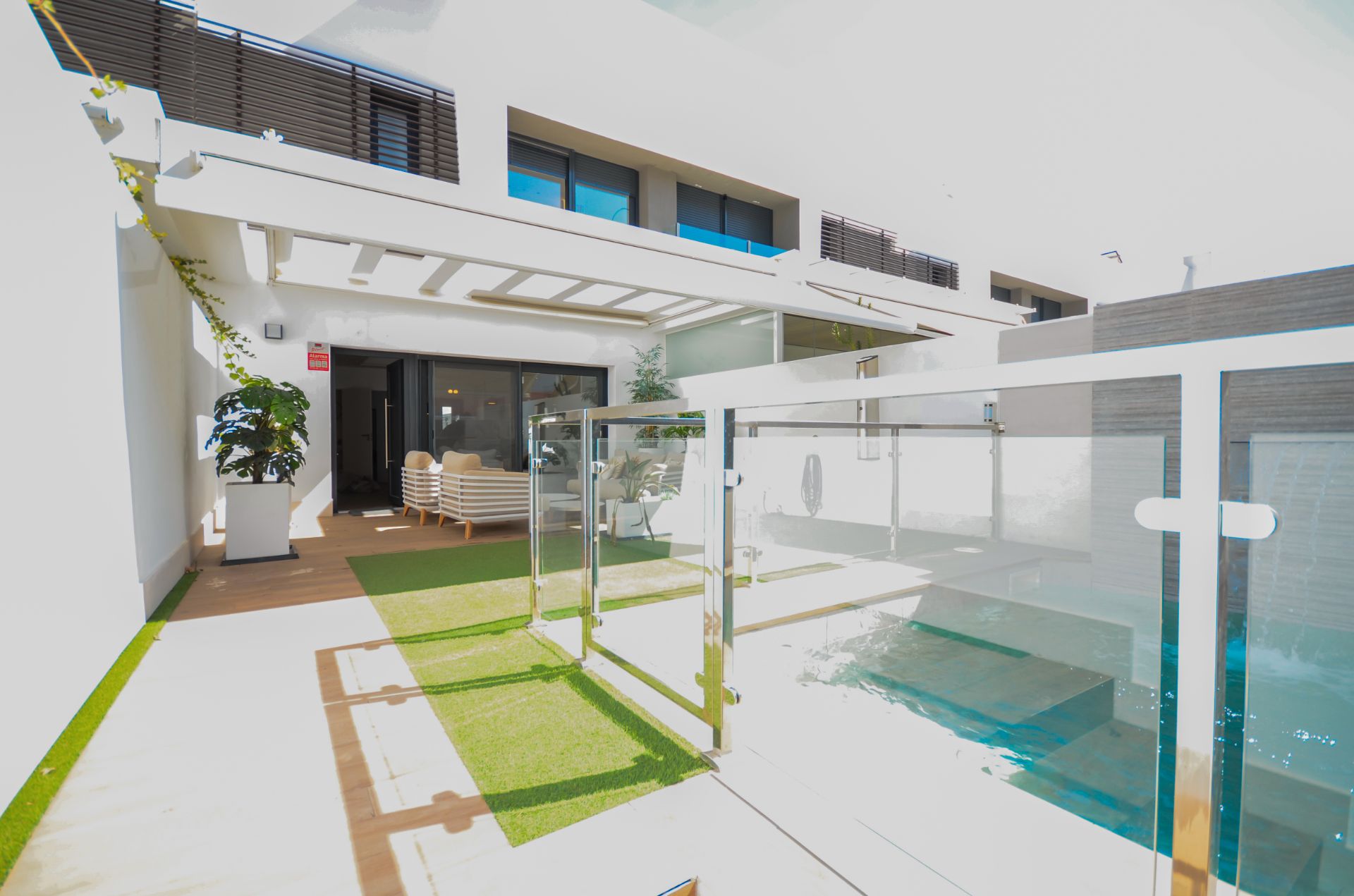 Swimming pool of Single-family semi-detached for sale in  Huelva Capital  with Air Conditioner, Heating and Private garden