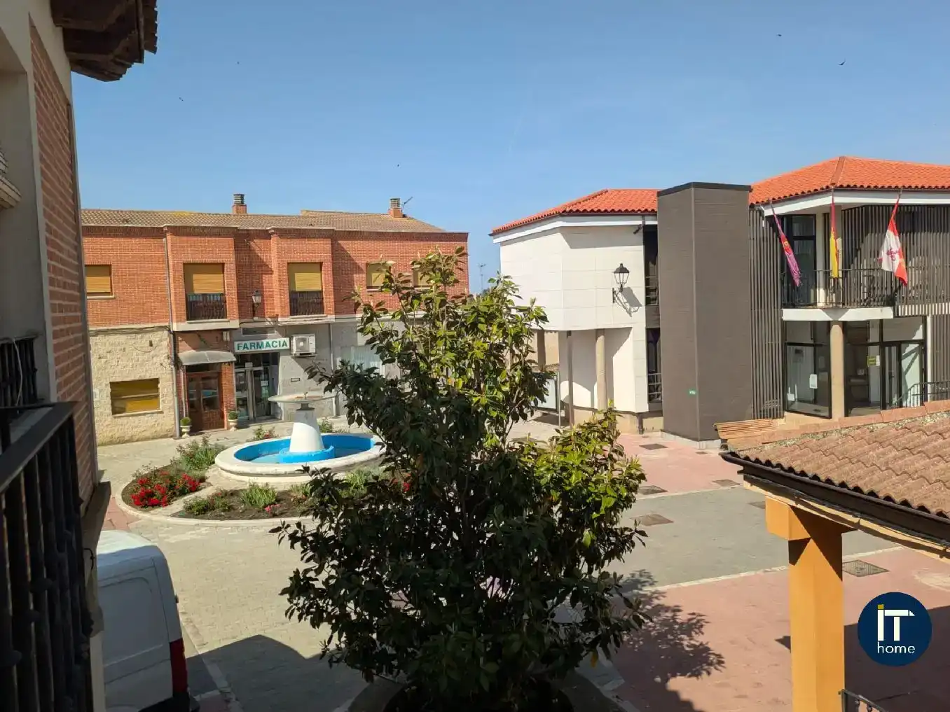 Vista exterior de Piso en venta en Villabrágima con Amueblado y Balcón