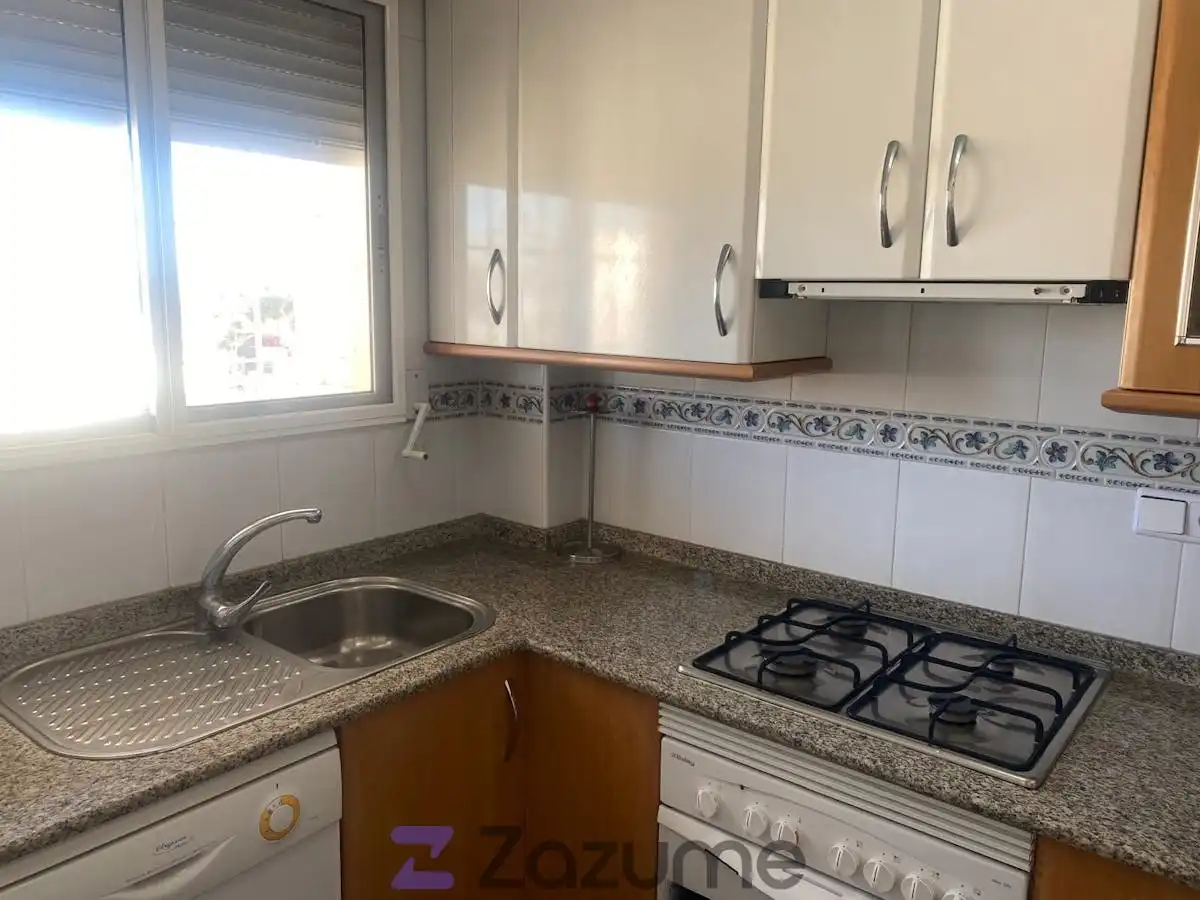 Cuina de Pis de lloguer en Cartagena amb Terrassa, Moblat i Forn