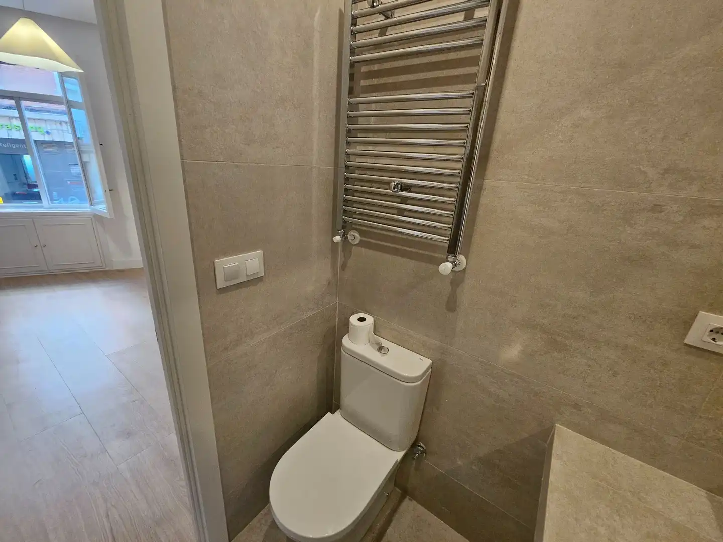Baño de Piso de alquiler en Madrid con Aire acondicionado y Calefacción