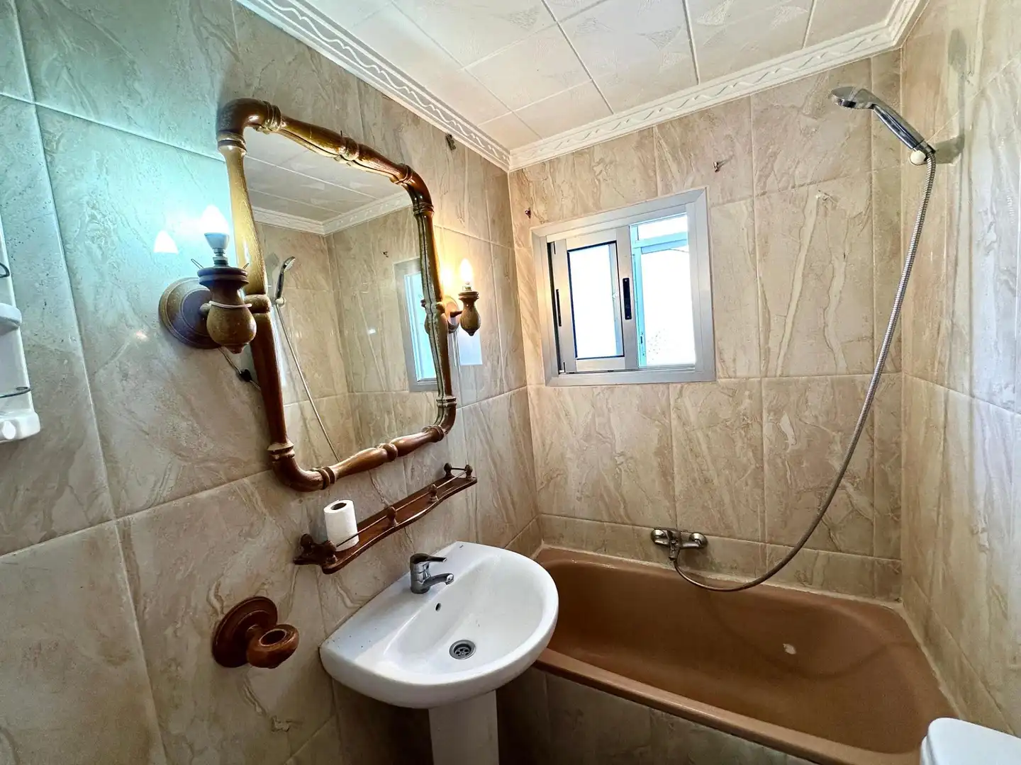Baño de Apartamento en venta en Alicante / Alacant con Aire acondicionado, Calefacción y Terraza