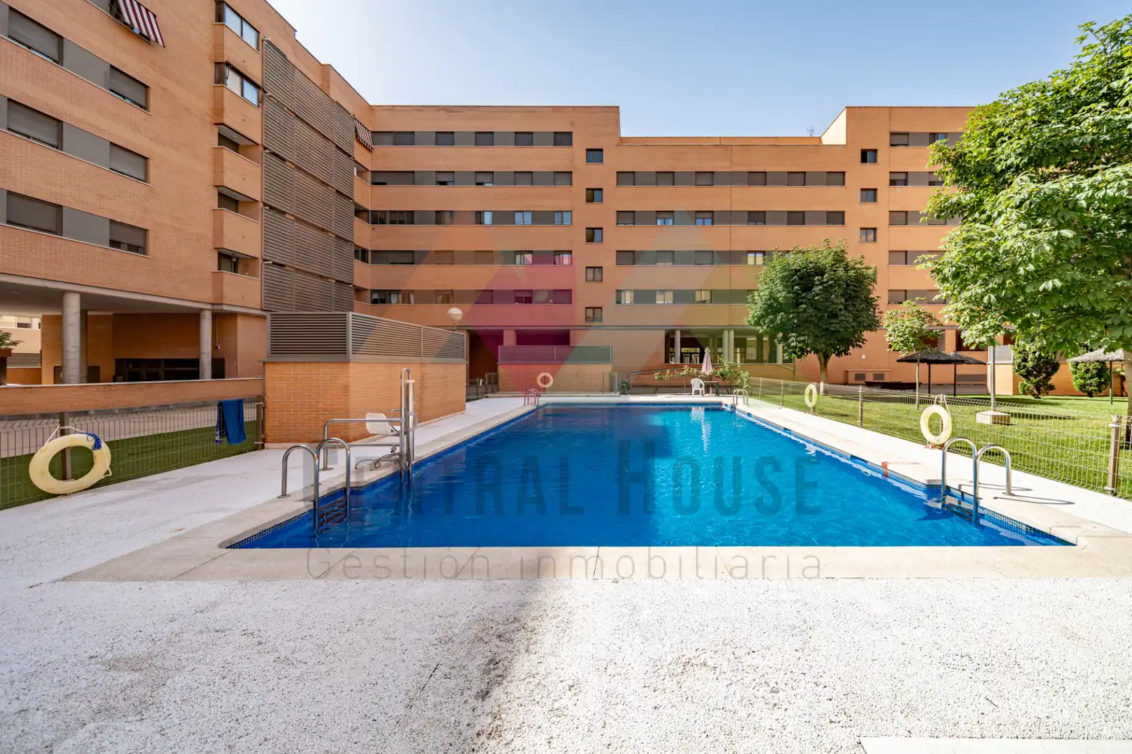 Swimming pool of Flat for sale in Leganés  with Air Conditioner, Heating and Parquet flooring
