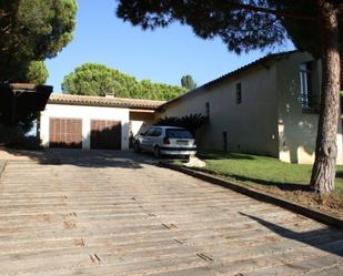 Vista exterior de Casa o xalet en venda en Sant Vicenç de Montalt amb Piscina