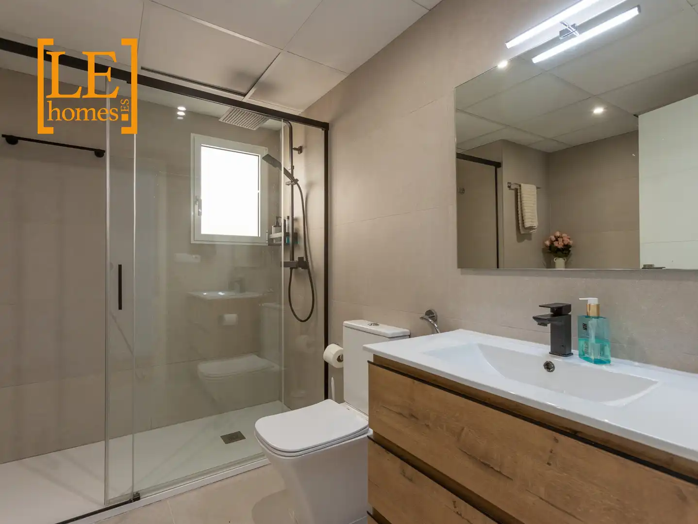 Baño de Casa o chalet en venta en Torrevieja con Aire acondicionado, Calefacción y Jardín privado