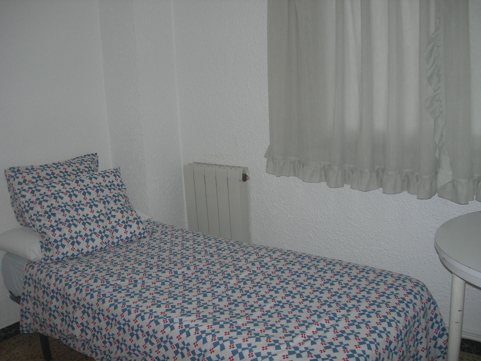 Schlafzimmer von Wohnung zur Miete in  Zaragoza Capital mit Heizung, Möbliert und Ofen