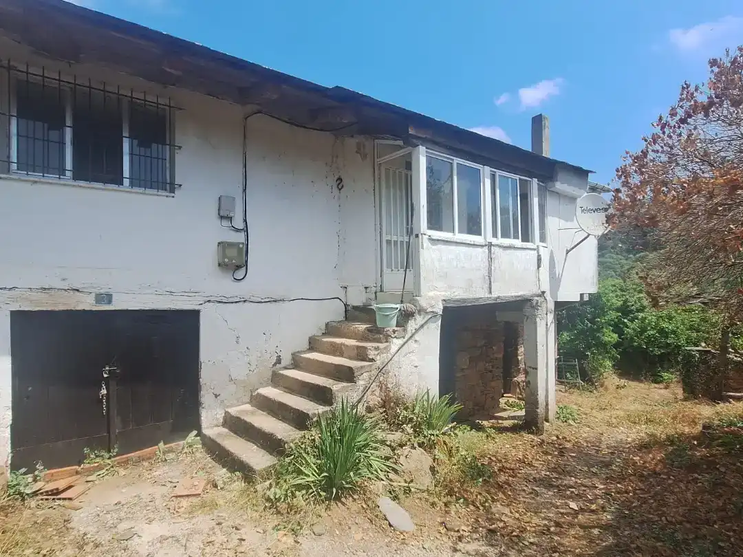 Vista exterior de Casa o chalet en venta en Quiroga con Jardín privado, Trastero y Amueblado